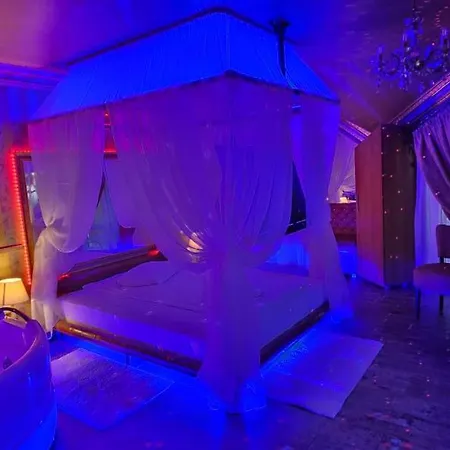 Boutique Mikaela (adults Only) Hodinový hotel Brašov
