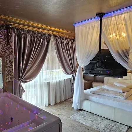 Boutique Mikaela (adults Only) Hodinový hotel 3*