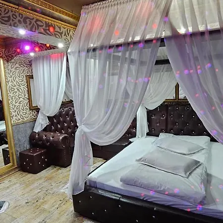 Boutique Mikaela (adults Only) Μπρασόβ