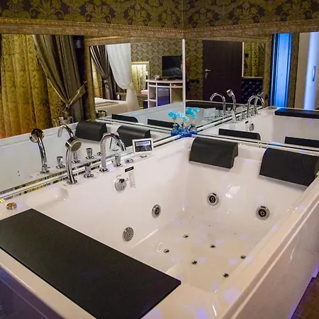 Boutique Mikaela (adults Only) Hodinový hotel Brašov