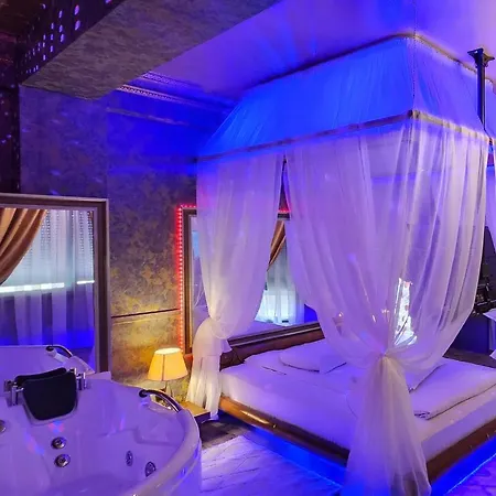 Boutique Mikaela (adults Only) Μπρασόβ