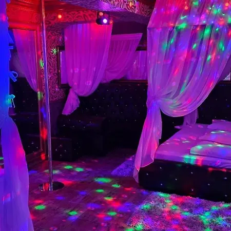 Boutique Mikaela (adults Only) Hodinový hotel 3*
