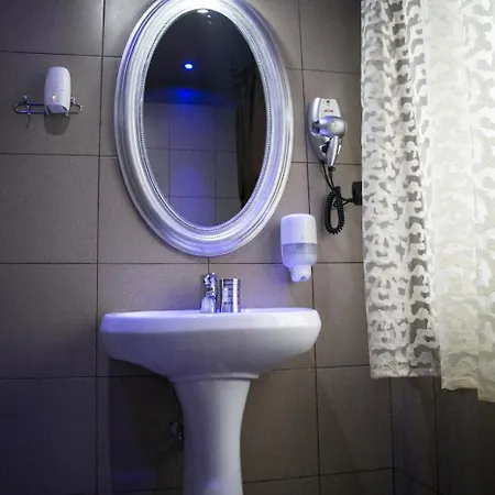 מלון אהבה Boutique Mikaela (adults Only) 3*
