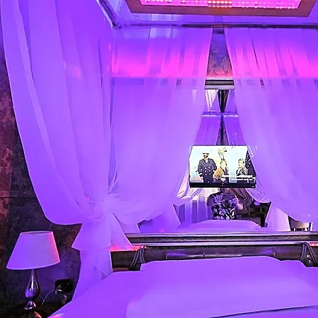 Boutique Mikaela (adults Only) 3* Braşov