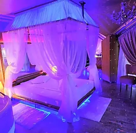 Romantiskt hotell Boutique Mikaela (adults Only) Braşov