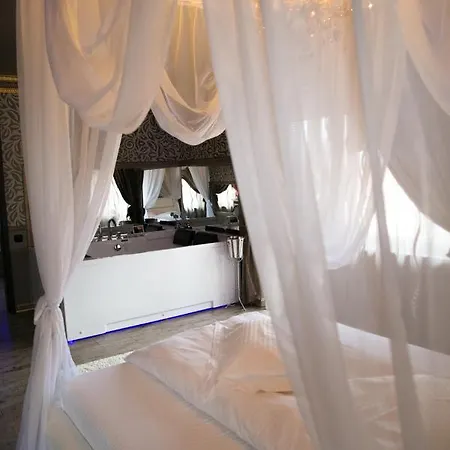 Boutique Mikaela (adults Only) 3* Brašov