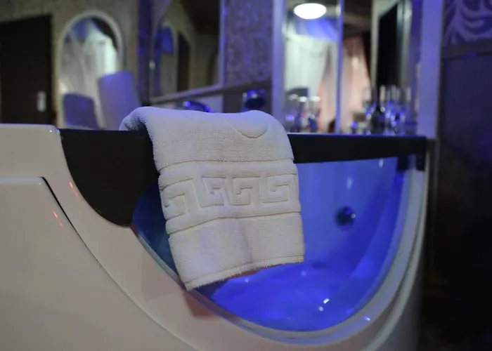 מלון אהבה Boutique Mikaela (adults Only)